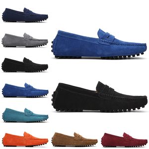 Nouveaux mots de créateurs Chaussures décontractées hommes des chaussures habit les baskets vintage triples noirs verts rouges bleus baskets pour hommes marchent 38-47 en gros