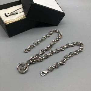Nouveau collier de créateur et bracelet tour de cou pour bracelets de lettres unisexes chaîne en or approvisionnement de haute qualité en acier inoxydable colliers de charme GN-004