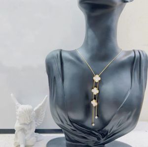Nouveaux colliers pendentif de créateur pour femmes 4/quatre feuilles trèfle médaillon collier de haute qualité bijoux de créateur plaqué or 18 carats cadeau pour filles