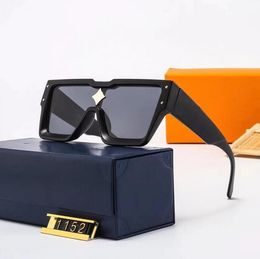 Nouvelles lunettes de soleil de créateurs Lunettes de soleil carrées de luxe de haute qualité portent des lunettes de mode de célébrités en ligne confortables