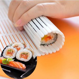 Nouveau bricolage Sushi Maker de qualité alimentaire PP Rolling Mat Sushi Rolls Outils Outils ménagers réutilisables Ensembles de gadgets de cuisine Moule Sushi Tools