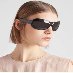 Nouvelle feuille gravée européenne et américaine revêtue de lunettes de soleil hétérosexuelles pour femmes sens senior voyage fête vintage mode lunettes de soleil en gros