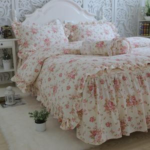 Nuevo juego de cama con estampado de flores de jardín, funda de edredón con volantes de algodón completo de calidad, sábana elegante, tipo falda, colcha de princesa T200706