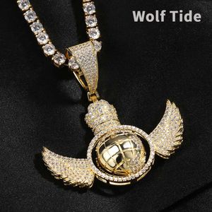 Nouveau hiphop Rotation Globe Pendant Angel Wings Collier Niche Design Hip-Hop Style Terre Charme de terre Real Gold Gold Out Gemstone Rapper collier de qualité supérieure Bijoux Rock