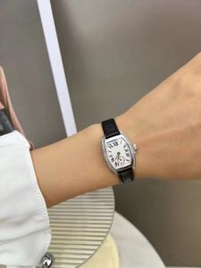 Nouvelle montre pour femme boîtier en acier inoxydable incrusté de cristal importé diamant importé Quartz Machine japonaise bracelet en cuir de précision AAA
