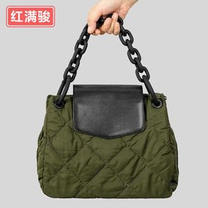 Nuevo Lingge Down Bag Bolso de cadena de tela de nailon a la moda para mujer Bolso de gran capacidad con hilo cosido para vehículo Bolso bandolera de un solo hombro Straddle