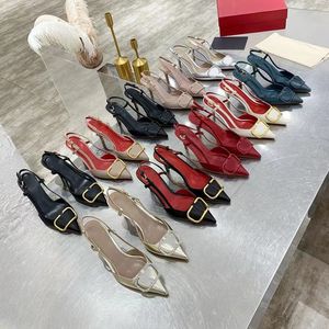 Nouveau luxe Vlogo Signature Page Leater Slingback Pompe 80 mm Slim High Talon Coubelle Sangle High Heel Chaussures Pointed Wedding Party Evening Designer Chaussures Taille 35-42