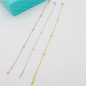 Nouveau créateur de luxe avec des diamants par la mode Bracelets de charme Bracelets pour femmes bijoux de mode charmes bijoux