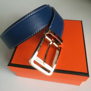 Nuevos cinturones de diseñador para hombre Cinturón de lujo Cinturones de marca Moda casual Hebilla lisa con logotipo de marca Jeans de alta calidad Correa de vaca caliente con caja