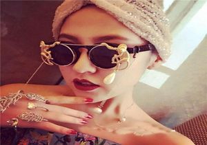 Nouveau métal rétro léopard Metal Gol Sinke Baroque Baroque Sunglasses Luxury Sun Beach Chain Pearl Round Lunes Femmes 1643809