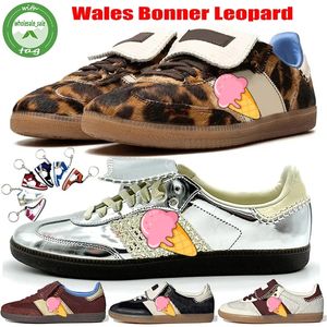 Nuevo producto 2024 Wales Bonner Leopard Pony Diseñador original Zapatos casuales Pharrell Humanrace Vegan White Fox Black Gum Red Trainers Pink Cream Green Platform Sneake
