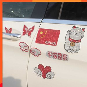 Nouveau rouge voiture autocollant et décalcomanies accessoires extérieurs Anime pour femmes diamant paillettes décoration chat porte-bonheur papillon caractère chinois