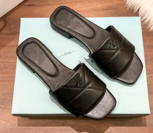 Nouvelles sandales Pantoufles Été belle Conception de talon bas confortable Lumineux plus de chaussures