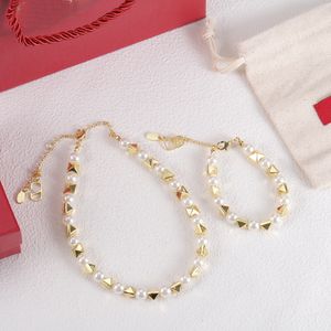 Nouvelle simplicité élégante perle rivet colliers bracelets conception avec sensation haut de gamme collier ras du cou bracelet polyvalent mariage fête d'anniversaire cadeaux bijoux VLTS7 --01