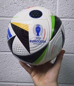 Nouveau Top Quality 2024 Euro Cup Taille 5 Ballon de football Uniforia Finale Final KYIV PU Taille 5 Balles Granules Football antidérapant 75