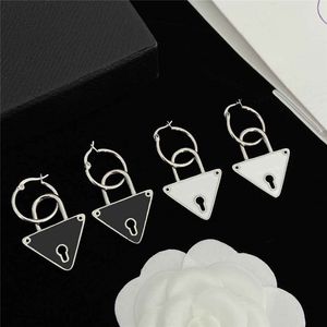 New Triangle Key Hole Pendientes Charm Letters Designer Pendant Studs Mujeres Lock Triangular Dangler con caja