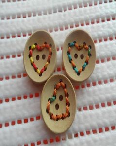 Nuevos botones de madera de lujo Barco de patrón con forma de corazón bordado hecho a mano 6669365