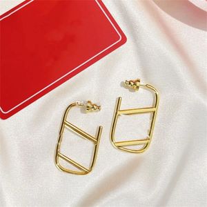 New V letter retro earrings circle gold fashion new net celebrity round face temperament ins alliance the same style earpiece Fashion Jewelry Gifts Earrings