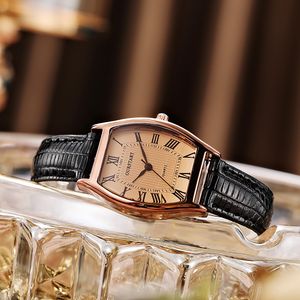 Nouvelles femmes Regardez trois aiguilles en quartz montre la marque de luxe de luxe accessoires pour femmes mode