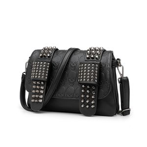 Femmes Punk Skull Print Crossbody Sac Ensemble de sacs à bandoulière vintage PU Gothic Rivets Sac à main épaule à main avec chaîne noire