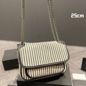 Nice Black Shoulder Cross Bags 25CM 28CM Luxury Designer Underarm Women Body Thread Diamond Lattice Plain Vintage Sacs à main en cuir véritable Sac à rabat Sac à main Fourre-tout