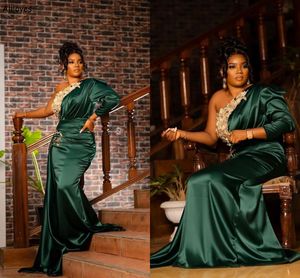 Nigéria Aso Ebi Elegante Vestidos de Noite Verde Escuro Cetim Plissado Um Ombro Renda Appliqued Vestidos de Festa Formal Longo Sereia Segunda Recepção Vestido de Baile CL2755