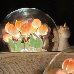 Luces nocturnas Tulipán original DIY Lámpara de noche pequeña Corazón cálido Regalo de cumpleaños Paquete de material del día de San Valentín chino hecho a mano Producto terminado termocontraíble