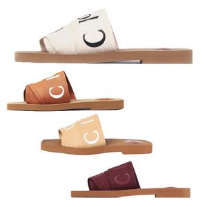 Chaussures de créateurs sans glissade femme sandales de luxe sandales Sunny Chaussure Summer Beach Slides Femmes Sandales d'été