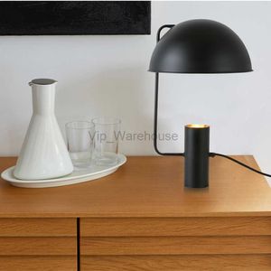 Nordic LED Table Light Iron Art Hat Design Deco Lámpara de escritorio Industrial Creative Lámparas de mesa para sala de estar Dormitorio Luces de noche HKD230807