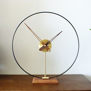 Horloge nordique moderne simple espagnole, aiguilles en noyer noir, modèle muet en laiton, décoration d'horloge de table