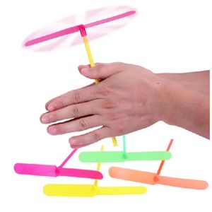 Novelty Plastic Bamboo Dragonfly Propeller Outdoor Flying Helicopter Toys for Kids Small Gift Party Favors for Children236i
