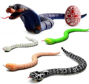 Novedad rc serpiente naja cobra viper control remoto juguete de animal con cable usb de cable de Navidad