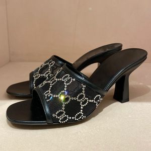 Pantoufles de nouveauté Designers Sandales Mode Gaze Strass Sandale à carreaux pour femmes 7,5 cm à talons hauts Femmes Designer Chaussures d'usine Chaussures Pantoufle de qualité supérieure