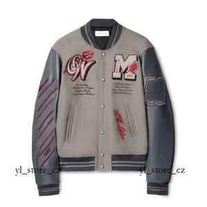 Off White Jacket AC MILANS Off Brand Manteau haut de gamme Amoureux masculins et féminins Ow Heavy Industry Laine brodée Épissée Manches en cuir Mode Tendance Marque Off White 8392