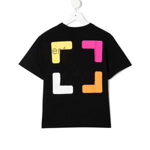 Ofs T-shirt de luxe T-shirts pour enfants Offs White Boys Irregular Arrow Girls Summer T-shirts à manches courtes Lettre imprimée Finger Loose Kid Tout-petits T-shirts pour jeunes Tops H4 1KZ5