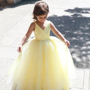 En vente, les filles de fleurs jaunes robes robes de bal Kid Kids Party S Child sans manches