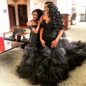 Une pcs Gothique Noir Sirène Robe De Mariée 2022 Sexy De L'épaule Dentelle Appliques Plus La Taille Africaine Vintage Robes De Mariée Volants Chapelle Train Robe De Novia