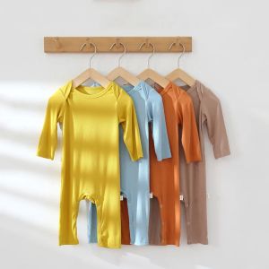 One-Pieces 2022 Spring Baby Jumpsuit Modal Baby Boy Girl Vêtements Coton Longsleed Baby Baber Solid Pullover One-Piece Baby Clothing