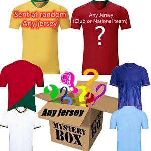 Seulement 9,9 USD pour enfants szie Mystery Box Maillot de football N'importe quel club de l'équipe nationale Kit de maillot de football de qualité thaïlandaise Envoyé au hasard Maillot rétro Kit pas cher Meilleure qualité