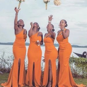 Vestidos de dama de honor sirena largos naranjas, un hombro con abertura, vestido de fiesta de invitados de boda para mujeres africanas