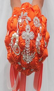 Décorations de fleurs de mariage en satin orange Perles de cristal Bouquets de mariée Doux 15 Bouquets de Quinceanera Bouquet de mariage artificiel W3522773