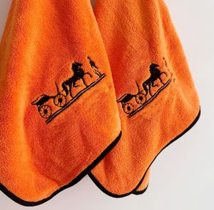 Traje naranja de tres piezas de toalla de baño, toalla bordada de micras, juego de regalo de mano combinado, beneficios comerciales de boda al por mayor