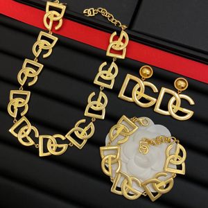 Designer original hip hop lettre pendentif chaîne boucles d'oreilles bracelet collier 18K or bijoux de fête ensemble simple pour filles femmes hommes garçon