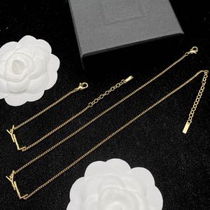 Diseñador original Collar colgante Conjunto de joyas Choke Collares Oro S Pulsera Elegante 18K Amor Pulsera 925 Cadena de plata Brazalete de moda con caja