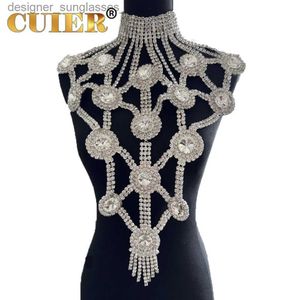 Autres accessoires de mode Cuier Super glamour poitrine entièrement couverte collier de taille énorme verre rouge pierres précieuses Bo chaînes femmes accessoires Drag QueenL231215
