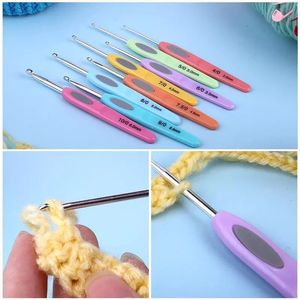 Autres outils à main 8 pièces poignée en plastique souple coloré crochets en alumine ensemble d'aiguilles à tricoter 2.5-6mm pour outil d'aiguilles à coudre de tissage