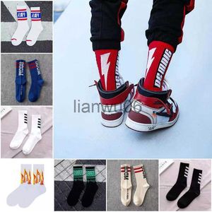 Outros Vestuário 1 par Brand New Fashion Algodão Preto Branco Lightning Crew Homens Meias Esportes Skate Blaze Street Happy American Boys Sox Set J230830