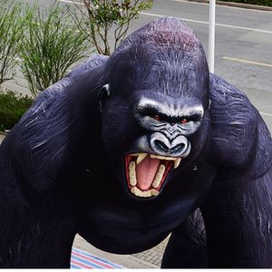 El gorila inflable negro gigante modificó para requisitos particulares el animal inflable enorme de los 6m alto para el festival al aire libre del acontecimiento
