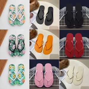 Plate-plateaux de créateurs de mode extérieure Sandales Classic Pinched Beach Alphabet Print Flip Flops Summer Flat Casual Shoes Gai-14 689