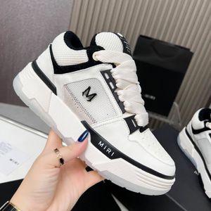 Mousse extérieure Chaussures Casual Designer Ma 1 Bone Football Noir Blanc Ami Sneaker Femmes Plate-forme Piste Chaussures Tennis Basketball Entraîneur Hommes Cuir Marcheur Chaussures Boîte